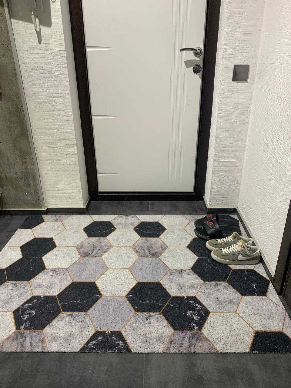 Dywanik ochronny, dywanik przeciw zabrudzeniom w przedpokoju „Czarno-biała mozaika”