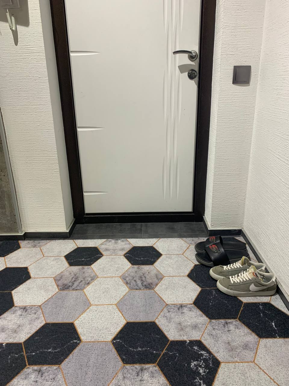 Dywanik ochronny, dywanik przeciw zabrudzeniom w przedpokoju „Czarno-biała mozaika” - obrazek 2