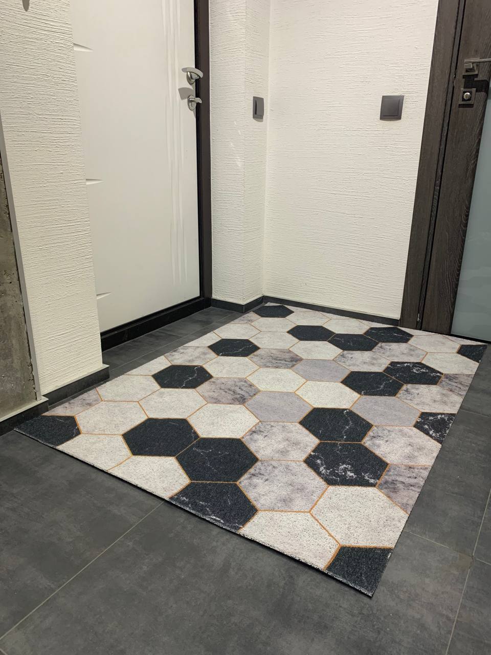 Dywanik ochronny, dywanik przeciw zabrudzeniom w przedpokoju „Czarno-biała mozaika” - obrazek 3