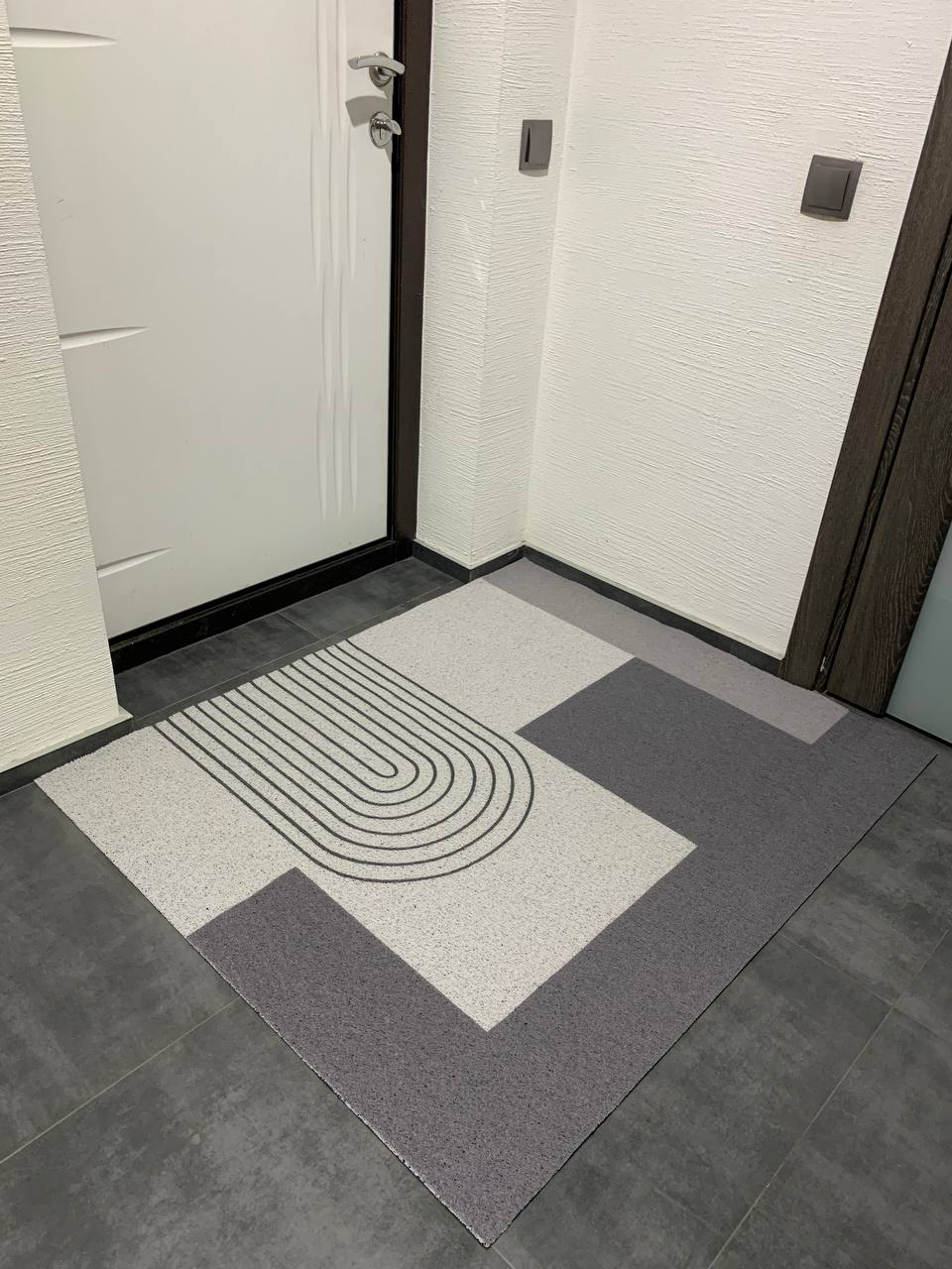 Dywanik chroniący przed brudem, dywanik do przedpokoju w stylu skandynawskim „Szary labirynt” - obrazek 2